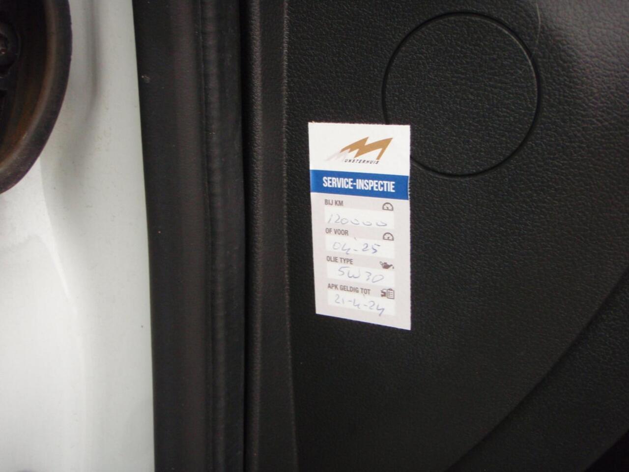 Renault TRAFIC 2.0 dCi 120 Groot scherm navi 118202 km bj 20