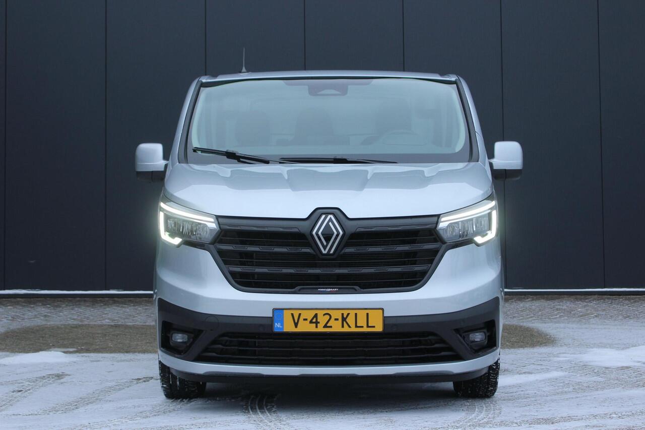 Renault TRAFIC 2.0 Blue dC1 150Pk EDC T30 L2H1 Extra | Anniversary Edition | Navigatie | Draadloze Apple & Android Carplay | Parkeersensoren & Camera | Trekhaak | Laadruimte afwerking | Lichtmetalen Velgen |