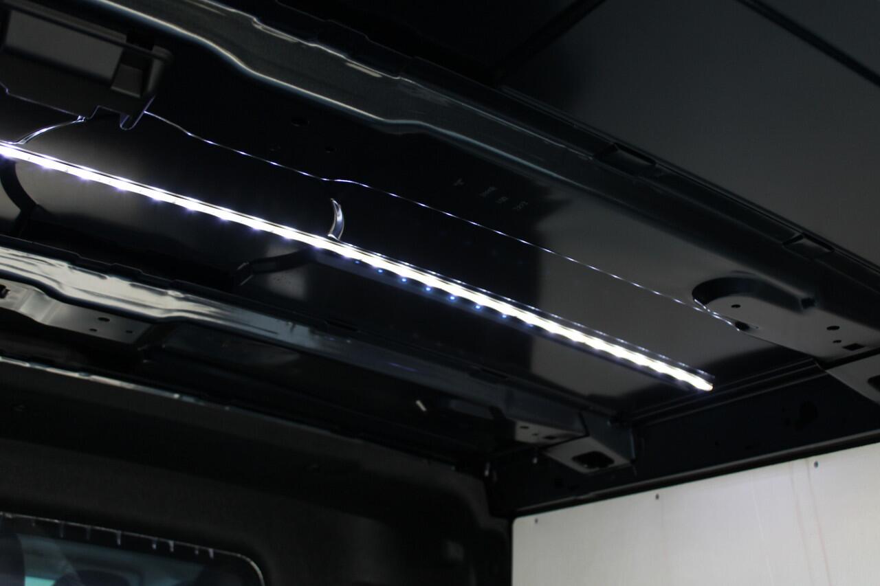 Renault TRAFIC 2.0 Blue dCi 170pk T29 L2H1 Extra DC - 2x Schuifdeur - Carplay - LED - Blind Spot - Navigatie - Camera - Trekhaak - Stoelverwarming - Rijklaar