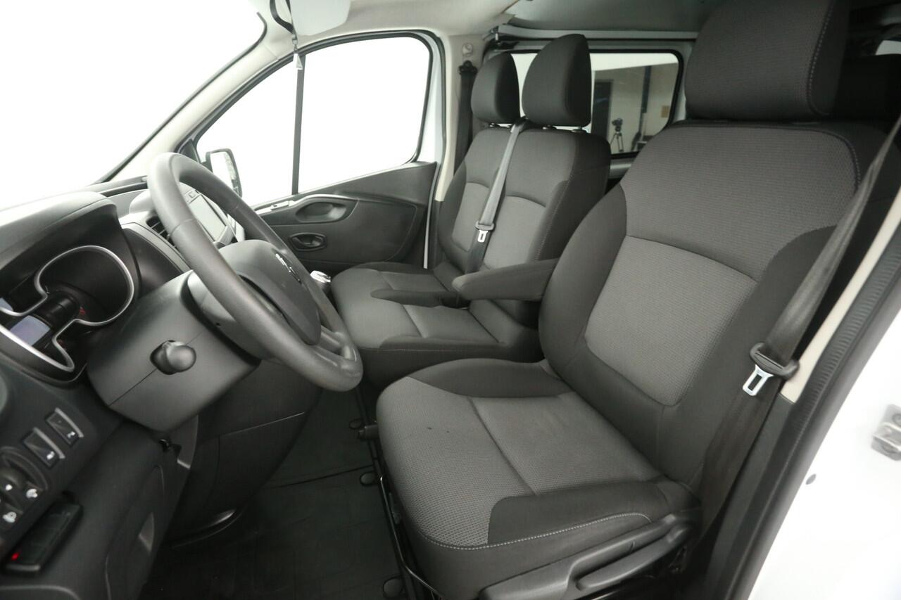 Renault TRAFIC 2.0 dCi T29 L2H1 | DC | 6-Zits | Airco | Cruise | Navi | Trekh. | Imperiaal | Parkeersens.