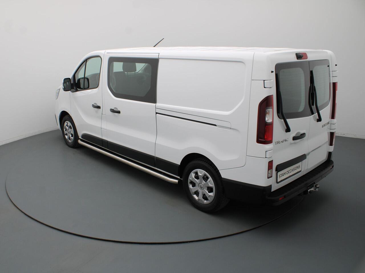 Renault TRAFIC 2.0 dCi 150pk T29 L2H1 DC Work Edition Automaat Camera | Cruise | Navi | Parkeersens. v+a | Trekhaak