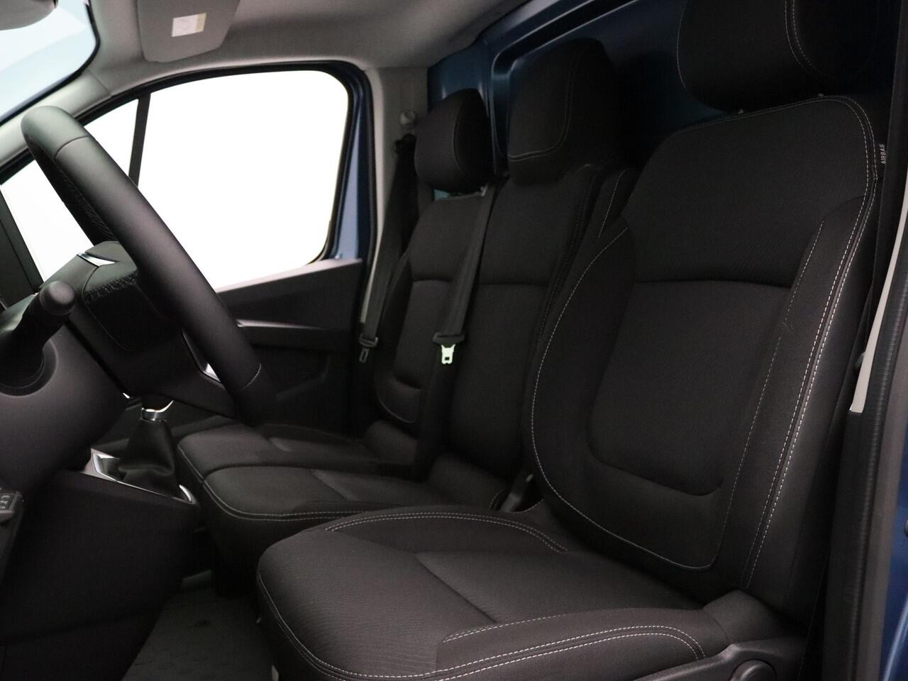 Renault TRAFIC 170pk Blue dCi T30 L2H1 Stam 75 Edition Automaat Camera | Cruise | Navi | Parkeersens. v+a | Stoelverw.