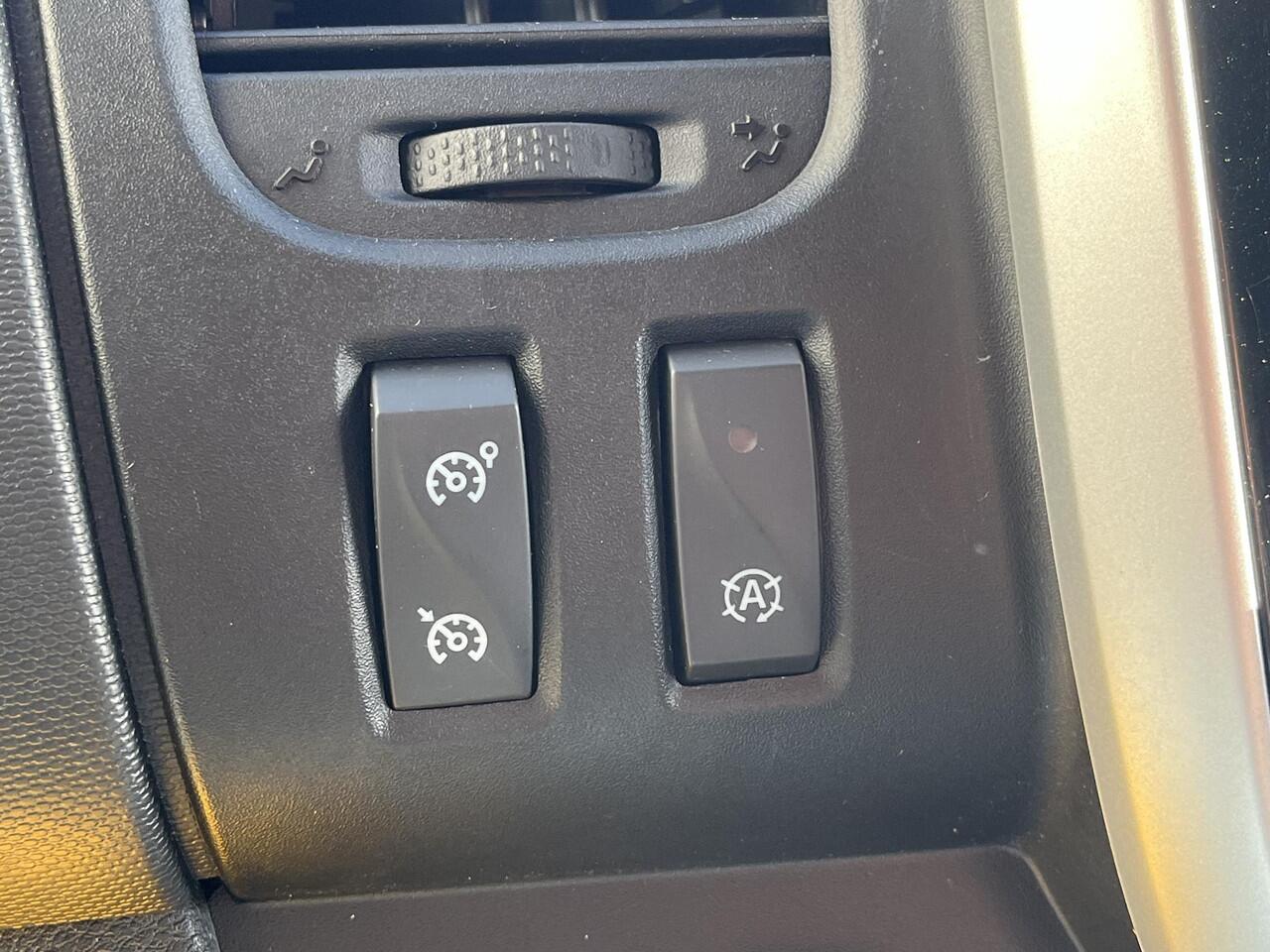 Renault TRAFIC 2.0 dCi 145 T29 L2H1*ECC*CRUISE*NAVI*HAAK*CAM*