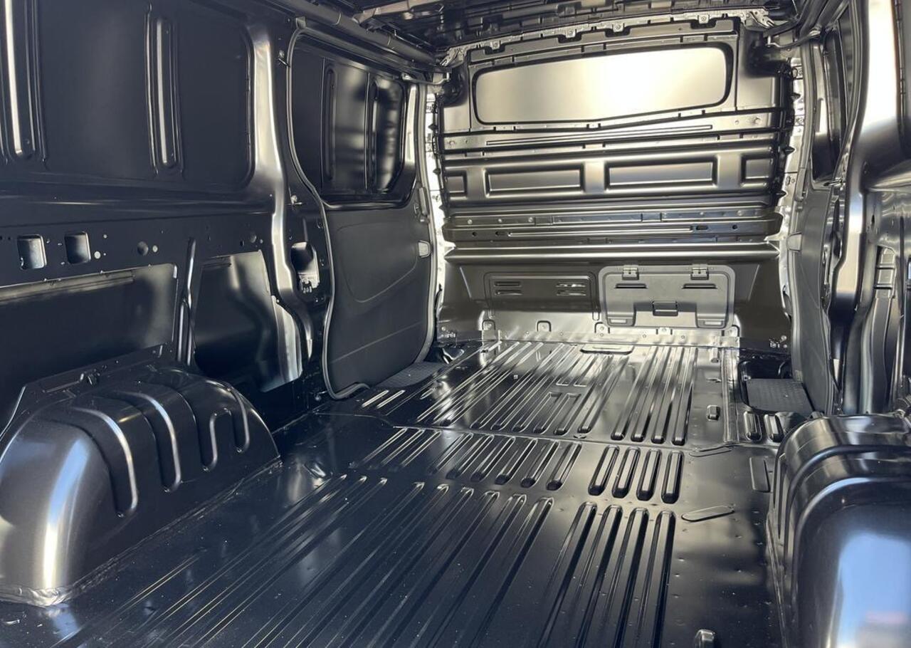 Renault TRAFIC 2.0 Blue dC1 150 EDC T30 L2H1 Advance - Zijschuifdeur links zonder ruit / EASY LINK navigatiesysteem met 8\" touchscreen en DAB+ radio en kaart Europa / Additionele parkeerhulp / Vierseizoenbanden met sneeuwvlokicoon / Reservewie