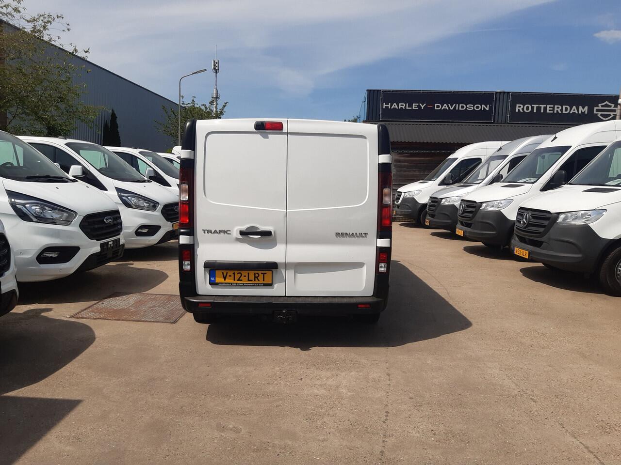Renault TRAFIC 2.0 dCi 107Kw/145 Pk L&R Schuifdeur L2 Airco Achteruitrijcamera PDC Trekhaak