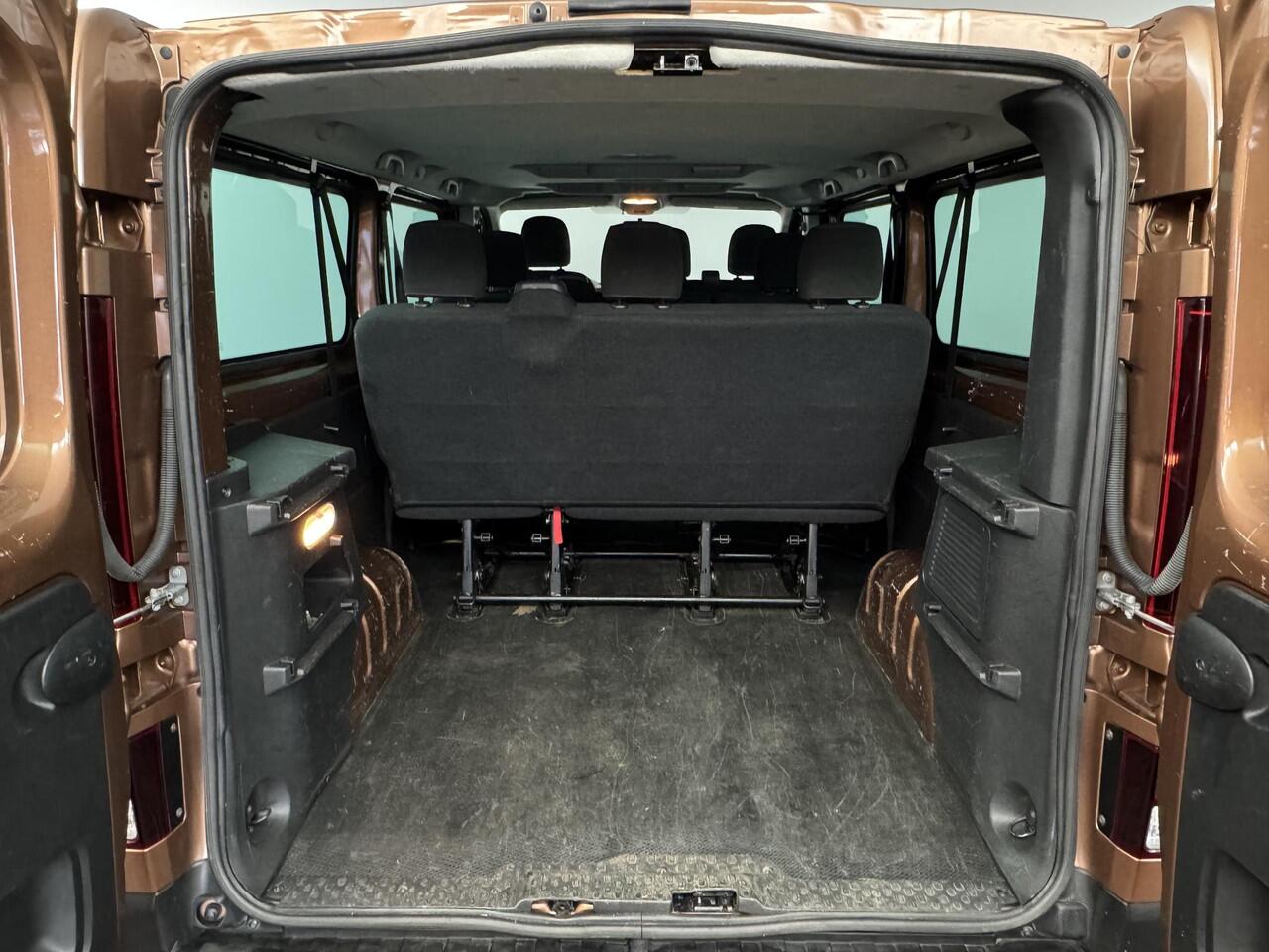 Renault TRAFIC Passenger 2.0 dCi 120 Grand Zen 9pers | Navi | Airco