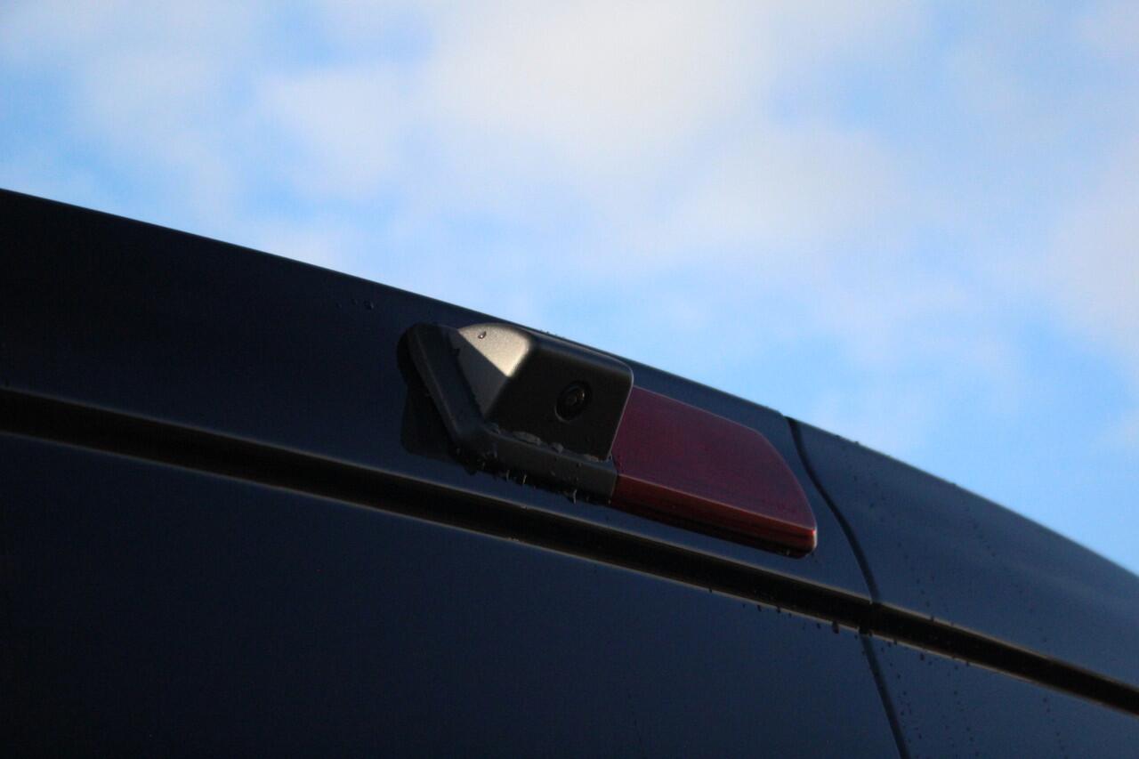 Renault TRAFIC 2.0dCi 150pk T30 L2H1 DC | 6-Zits | Carplay/Android | Camera | Lease 573,- p/m