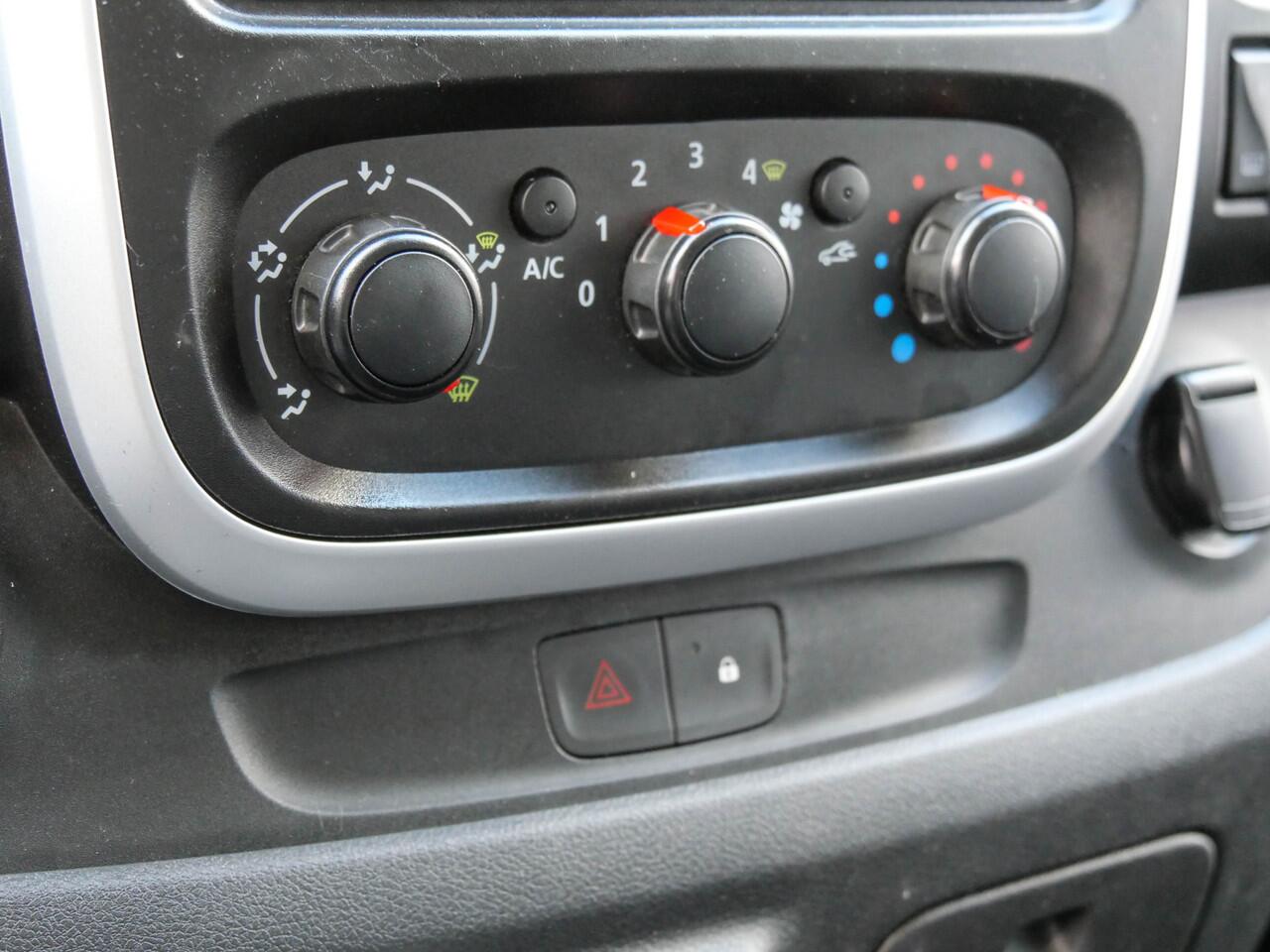 Renault TRAFIC 1.6 dCi T29 125PK L2H1 Work Edition | LEDER | CAMERA | CRUISE CONTROL | PDC |