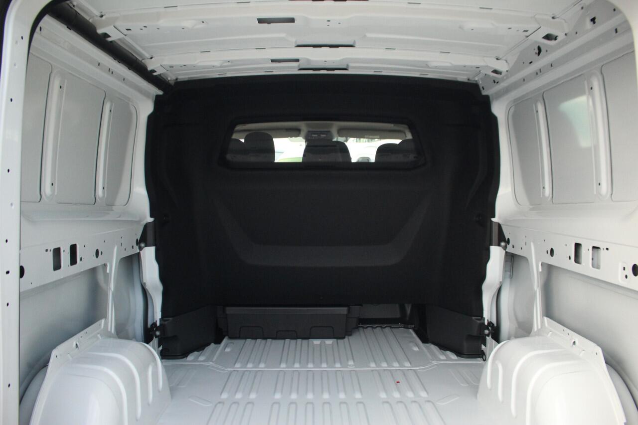 Renault TRAFIC 2.0dCi 150pk T30 L2H1 DC | 6-Zits | Carplay/Android | Camera | Lease 573,- p/m