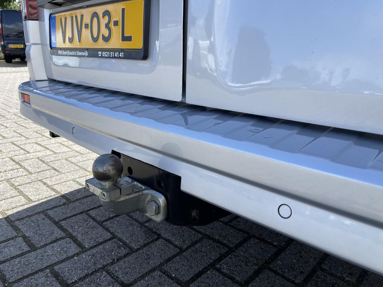 Renault TRAFIC 2.0 dCi 120pk T29 L2H1 Work Edition / euro 6 / bpm vrij / vaste prijs rijklaar ¤ 20.950 ex / lease vanaf ¤ 342 / airco / cruise / navigatie / trekhaak / imperial / ingerichte laadruimte