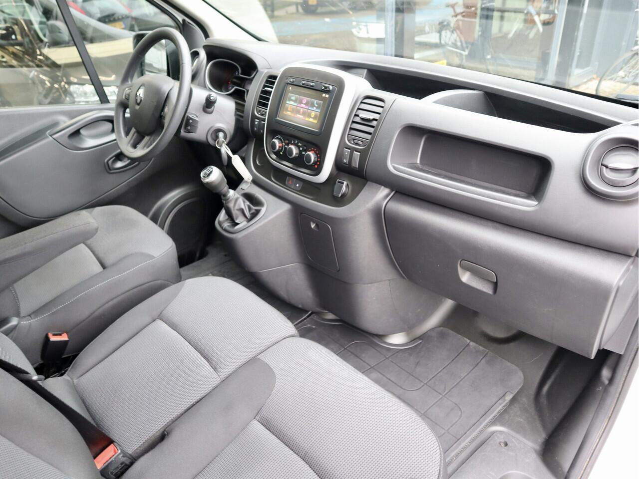 Renault TRAFIC 2.0 dCi 120PK LANG 32000KM!! MARGE-BTW VRIJ