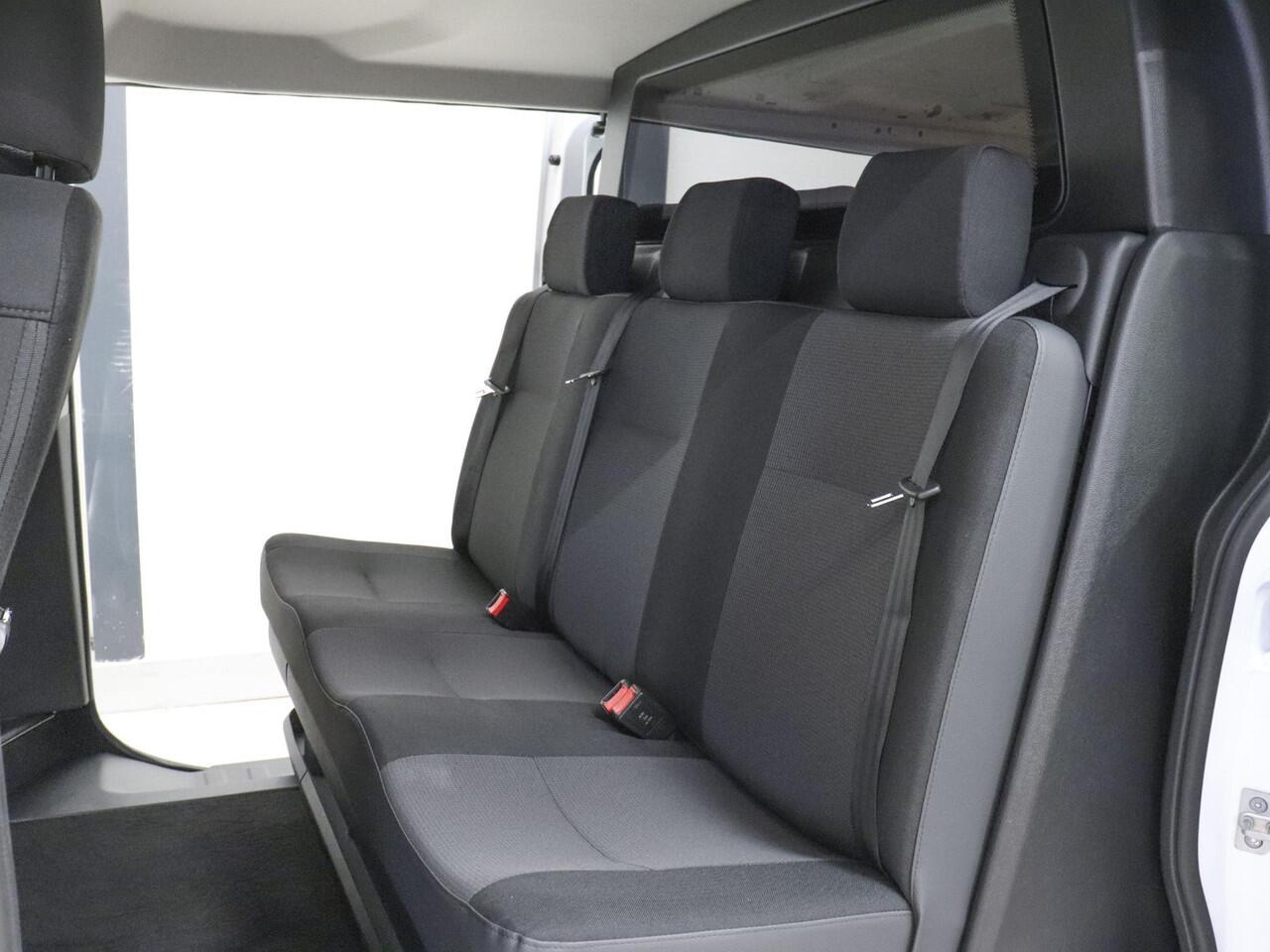 Renault TRAFIC 2.0 Blue dCi 150PK T30 L2H1 Advance Dubbele Cabine Airco Bluetooth Camera Cruise PDC Trekhaak