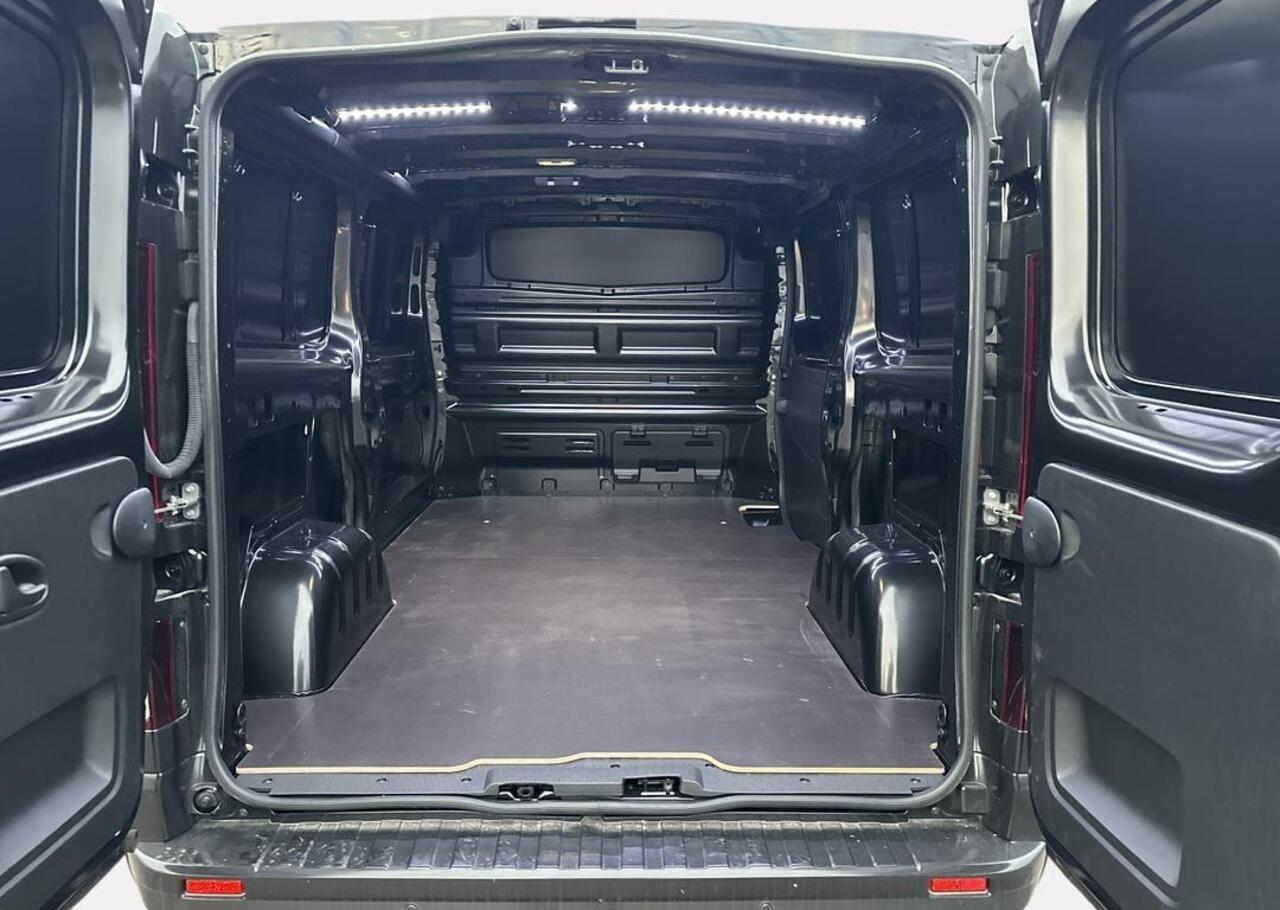 Renault TRAFIC 2.0 Blue dC1 150 T30 L2H1 Extra -Reservewiel / Alarm / 17\" lichtmetalen velgen 'Avens Noir Diamantée' in aluminium en zwart,Houten laadvloer