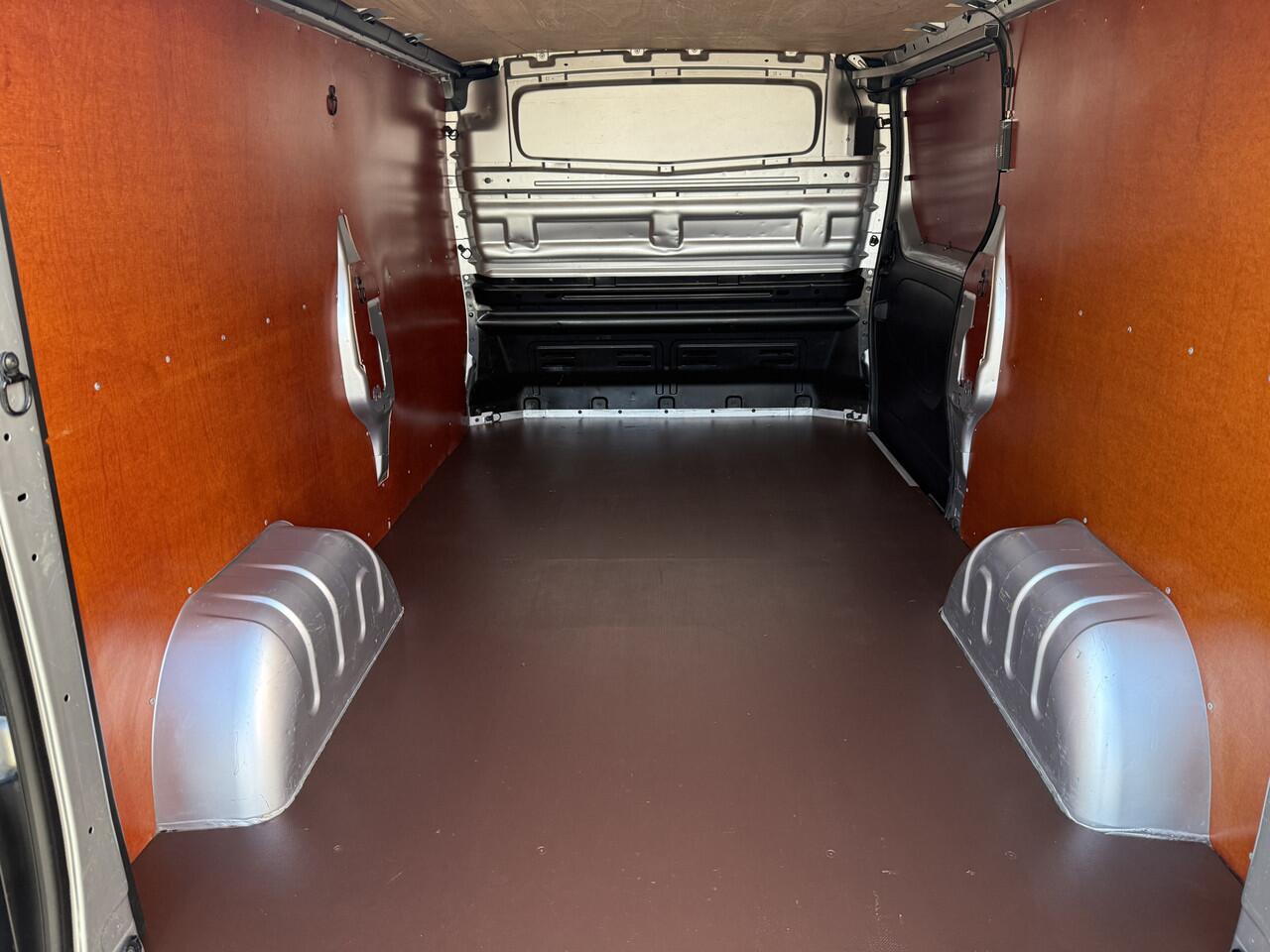 Renault TRAFIC 2.0 dCi 120 T29 L2H1 Comfort * 98.789 Km * Navi * Airco * Cruise Control *