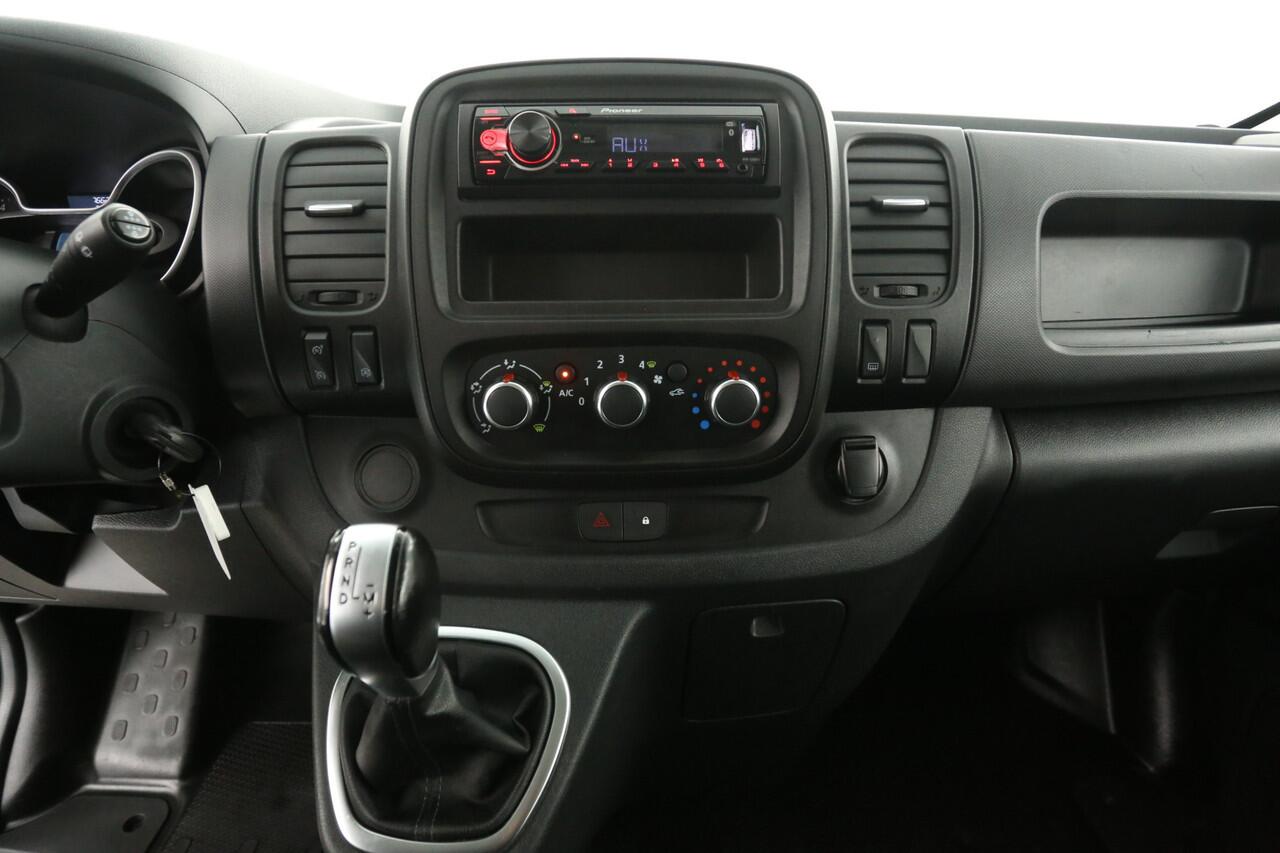 Renault TRAFIC 2.0 dCi T29 145PK L2H1 | DC | Automaat | Airco | Trekh. | Cruise | Parkeersens.