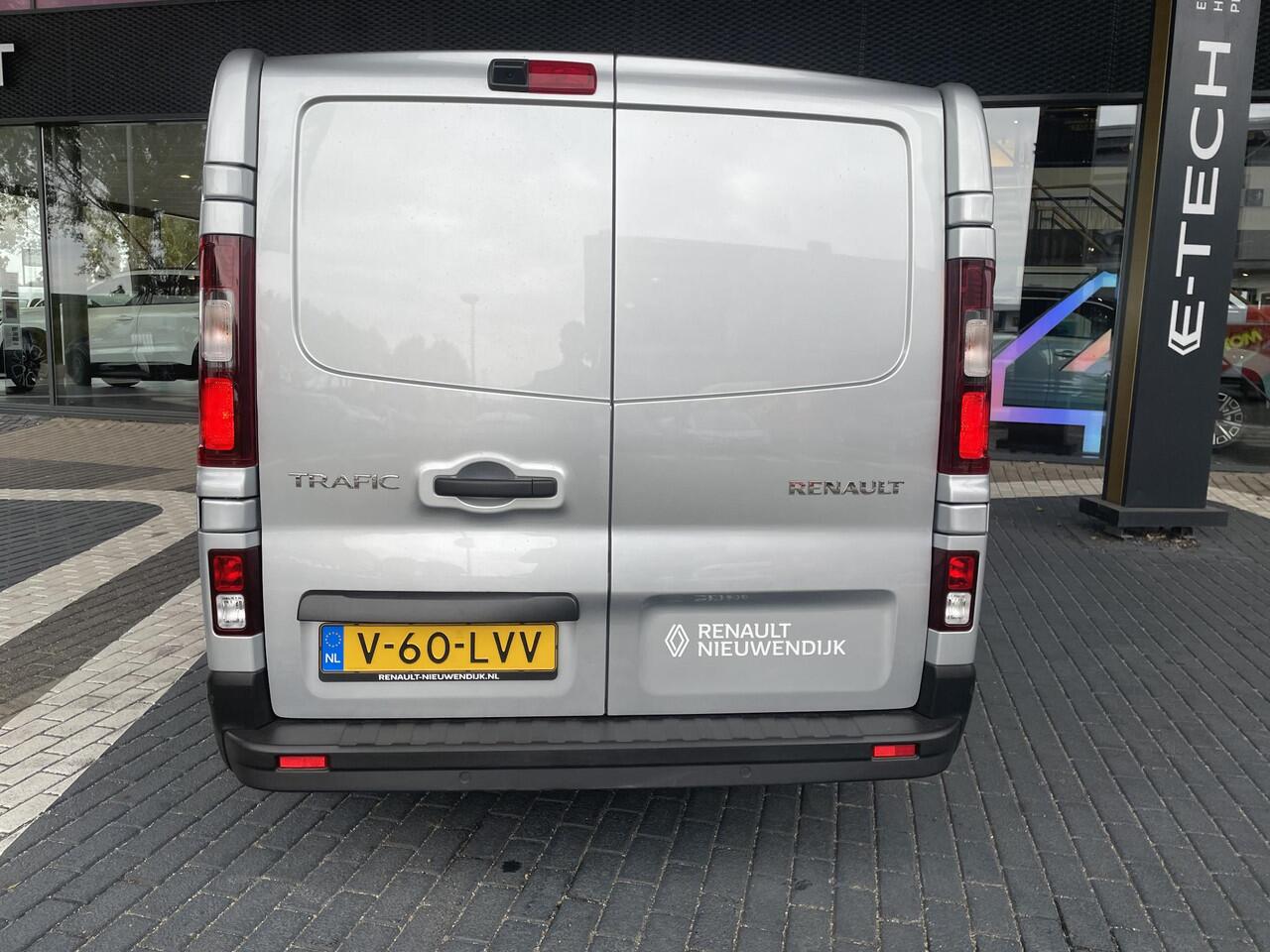 Renault TRAFIC E-Tech T29 L2H1 Comfort 52 kWh / Demo Hillegom / 17" lichtmetalen velgen / EASY LINK navigatiesysteem / Additionele parkeerhulp /
