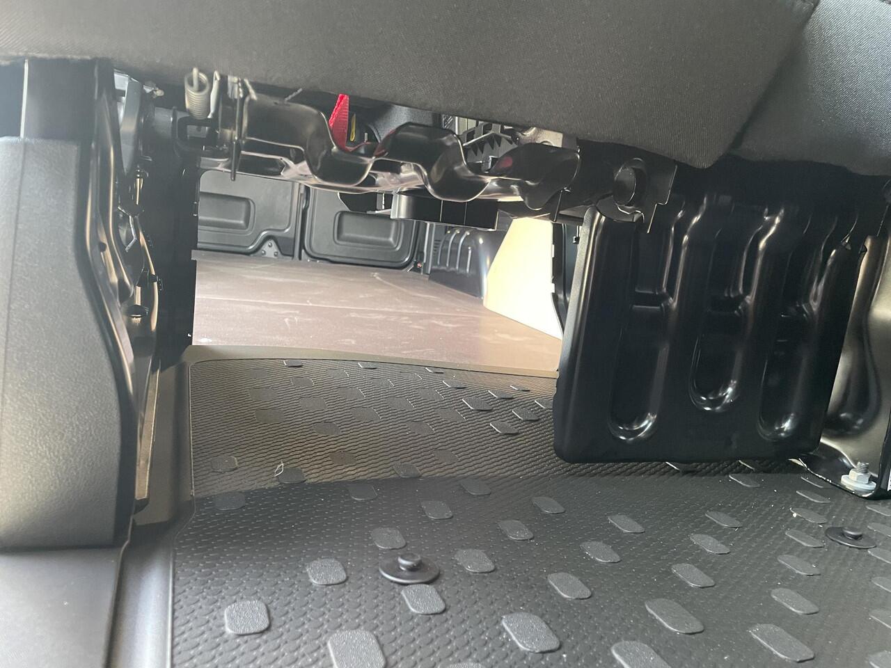 Renault TRAFIC 2.0 Blue dCi 130 T30 L2H1 Advance / Achteruitrij Camera / All Season Banden / Reservewiel / Houten Vloer /Side Bars