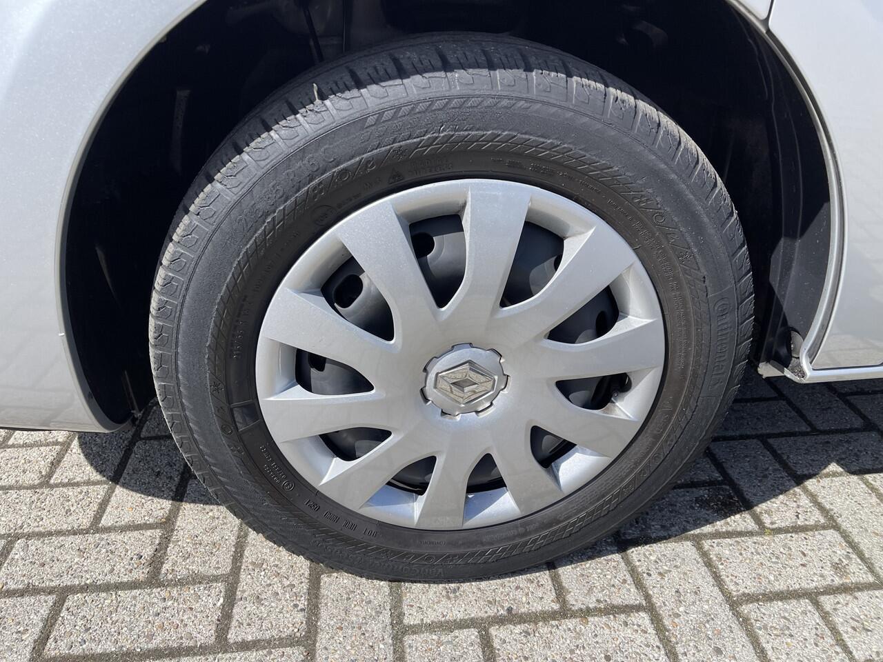 Renault TRAFIC 2.0 dCi 120pk T29 L2H1 Work Edition / euro 6 / bpm vrij / vaste prijs rijklaar ¤ 20.950 ex / lease vanaf ¤ 342 / airco / cruise / navigatie / trekhaak / imperial / ingerichte laadruimte