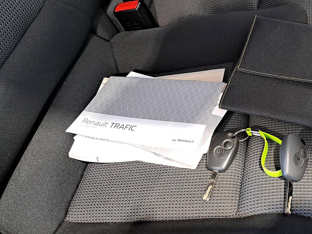 Renault TRAFIC 2.0 dCi 145 T29 L2H1 Comfort metallic, airco, automaat, navi, pdc, 110 dkm.