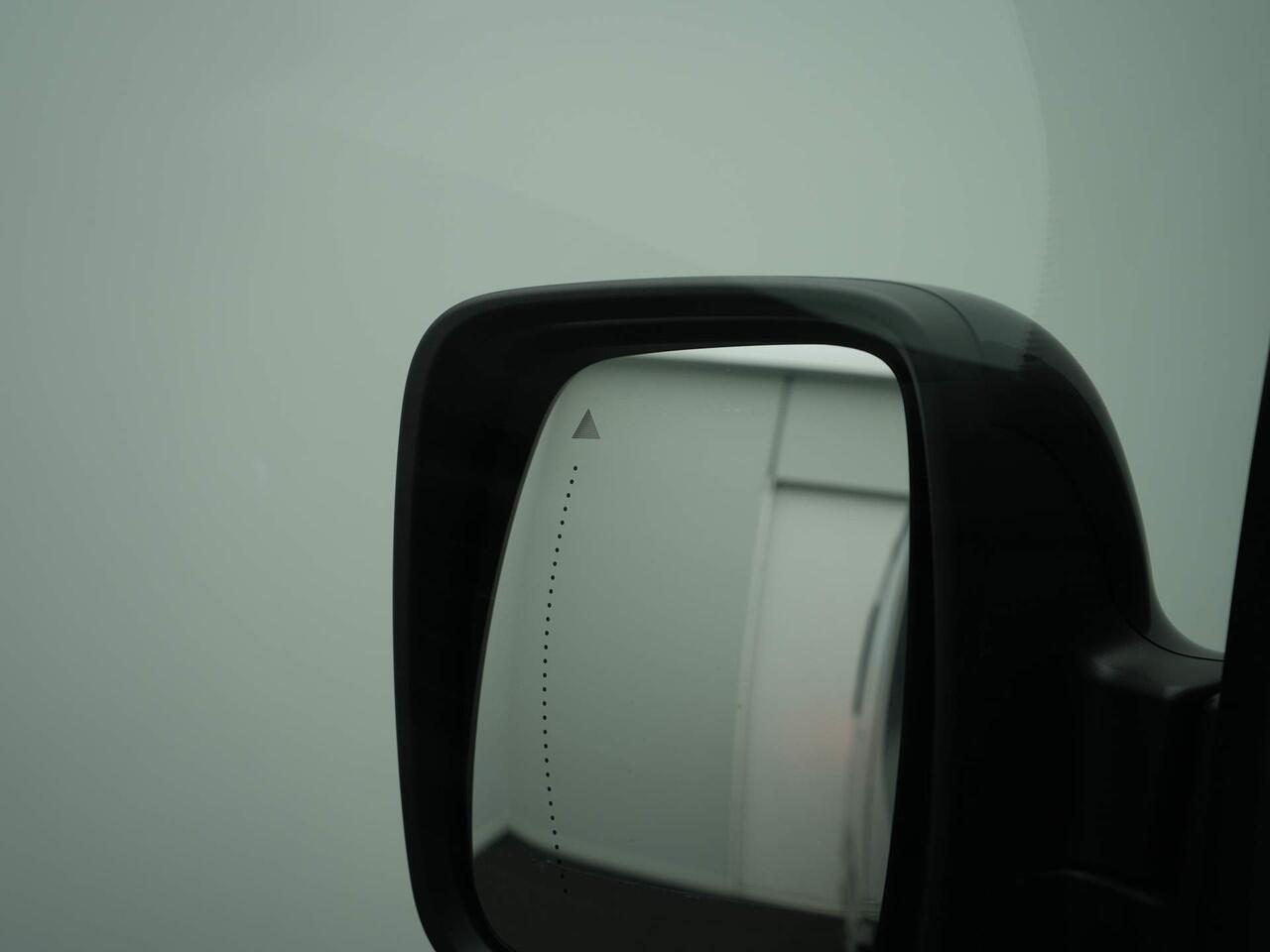 Renault TRAFIC E-Tech T29 L2H1 Comfort 52 kWh Betimmering Navigatie