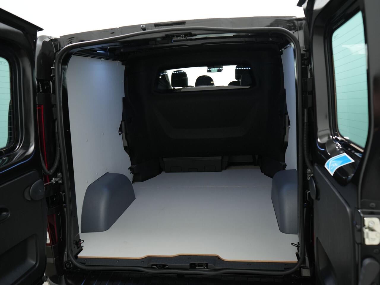 Renault TRAFIC L2 H1 DC 2.0 BLUE DCI EDC 170 T29 EXTRA | Trekhaak | Betimmering | Ramen/wissers achter