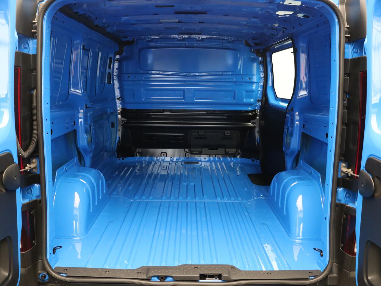 Renault TRAFIC Comfort - Gesloten Bestel E-TECH Electric 120 | Trekhaak | Parkeersensoren rondom | All season banden | Schuifdeur recht met raam |