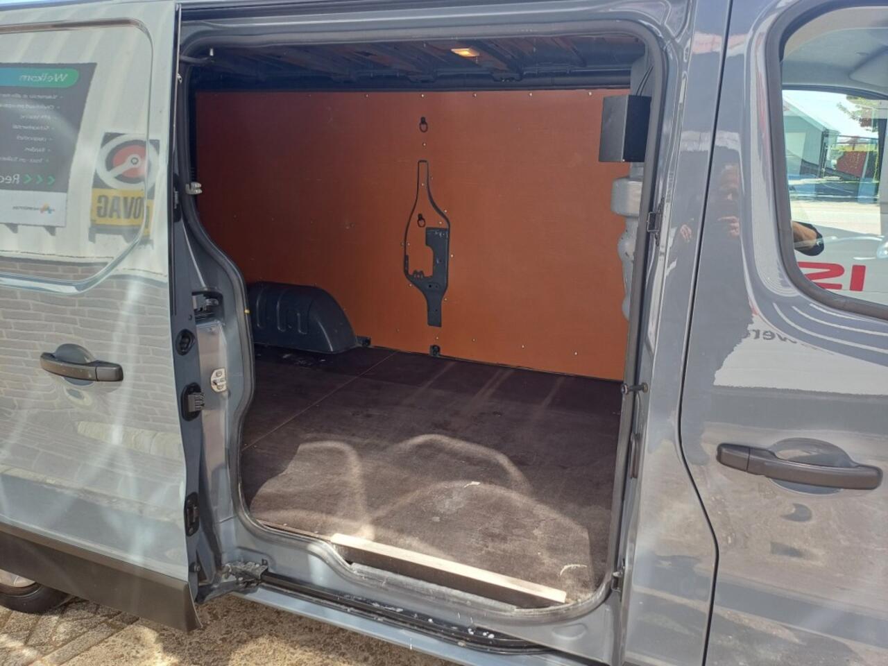 Renault TRAFIC 2.0 DCI 120 T29 L2H1 Work Edition 55DKM Carbolt Laadruimte bevei