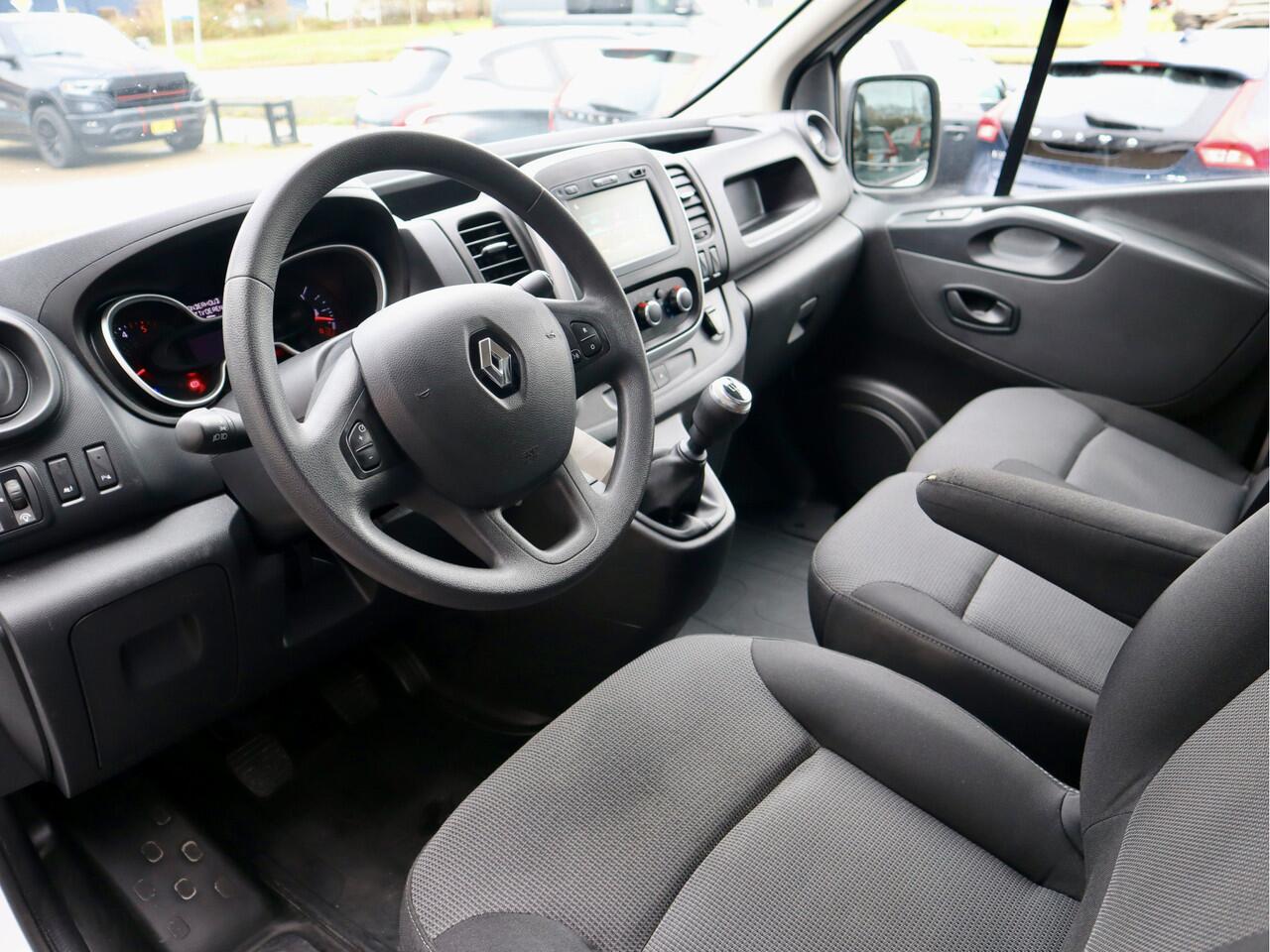 Renault TRAFIC 2.0 dCi 120PK LANG 32000KM!! MARGE-BTW VRIJ