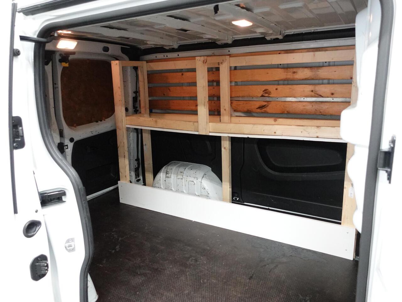 Renault TRAFIC 1.6 dCi T27 L1H1 Comfort HANDEL/EXPORT Airco Imperiaal Trekhaak Cruise Control