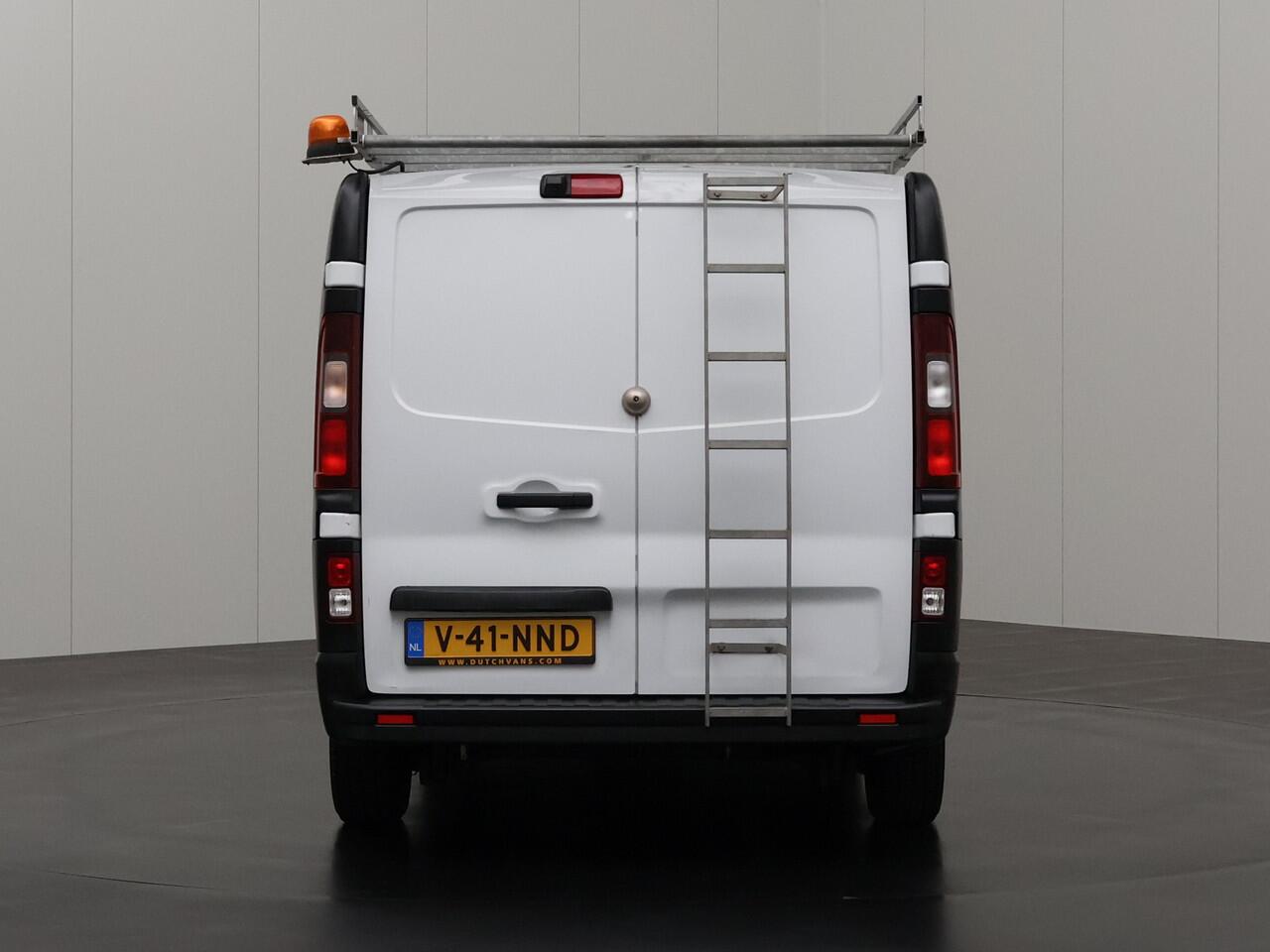 Renault TRAFIC 2.0DCi 120PK Business | Imperiaal | Navigatie | Camera | Gate Locks | 3-Persoons | Betimmering