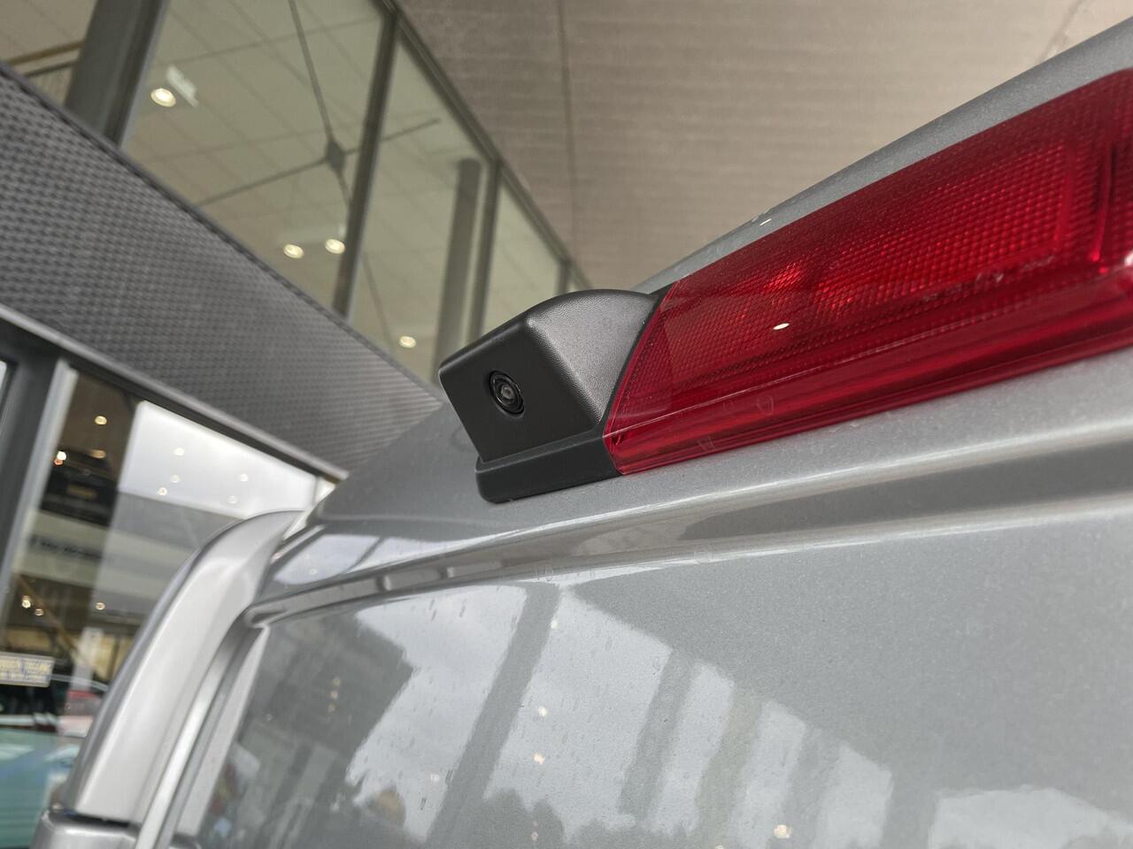 Renault TRAFIC E-Tech T29 L2H1 Comfort 52 kWh / Demo Hillegom / 17" lichtmetalen velgen / EASY LINK navigatiesysteem / Additionele parkeerhulp /