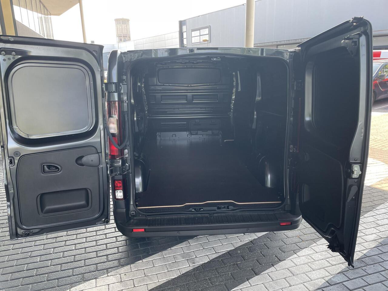 Renault TRAFIC 2.0 Blue dCi 130 T30 L2H1 Advance / Achteruitrij Camera / All Season Banden / Reservewiel / Houten Vloer /Side Bars