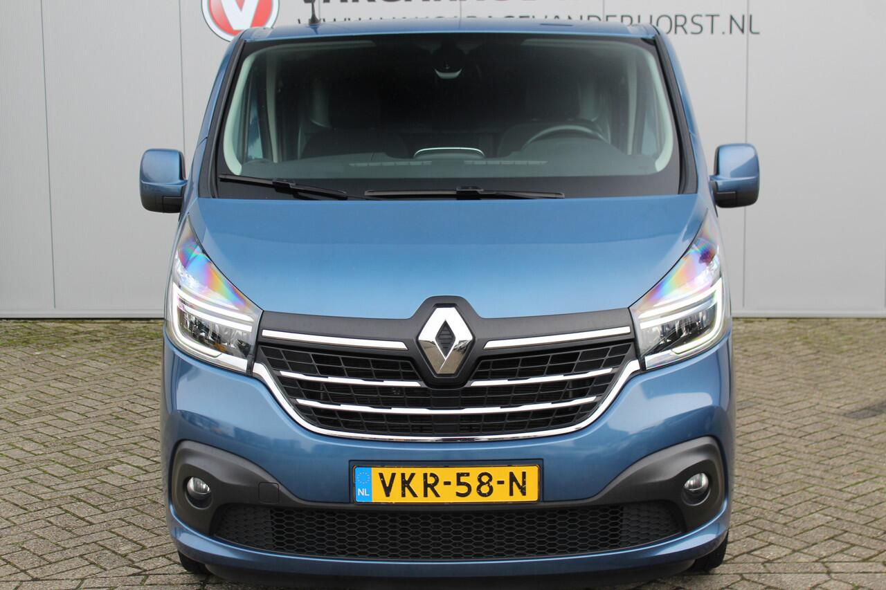 Renault TRAFIC 2.0-145pk dCi T29 L2H1 dubb. cabine Comfort. Erg nette Renault Trafic mèt dubbele cabine. Bijrijdersstoel, camera, LED verl., navigatie, tel. voorb., cruise control, airco, metallic lak, schuifdeur li+re, LM wielen, side bars, laadruimte betimmerd, trekha