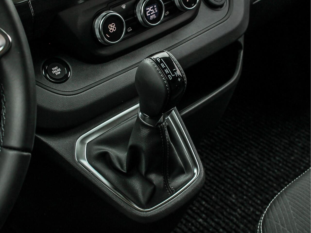 Renault TRAFIC 2.0 dCi 150PK Automaat L2H1 Luxe Bestelwagen | 2X SCHUIFDEUR | LED KOPLAMPEN | STOELVERWARMING | NAVI | CRUISE |