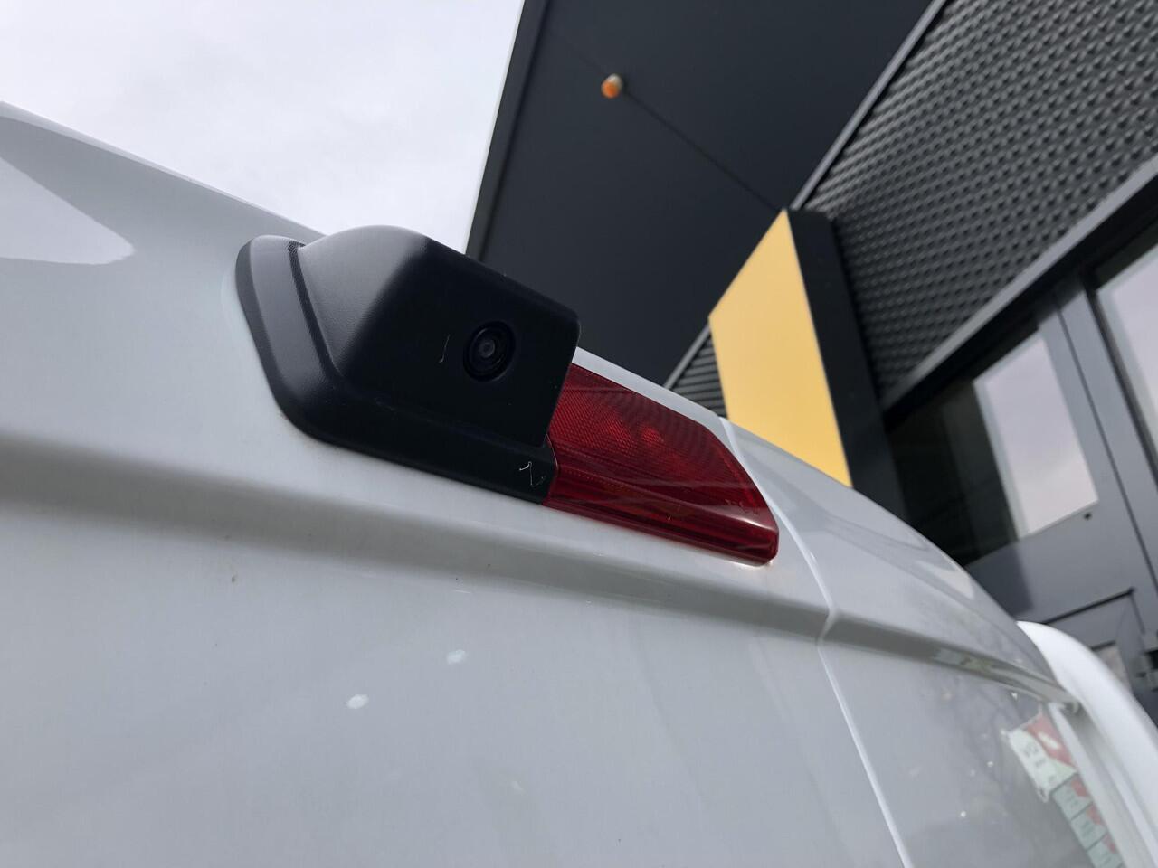 Renault TRAFIC 2.0 Blue dC1 150 EDC T30 L2H1 Advance ** BPM-VRIJ ** & Direct leverbaar [ ¤ 19.470,- voordeel ! ]