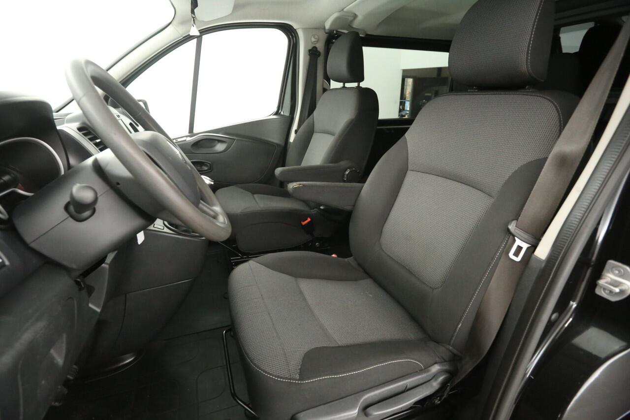 Renault TRAFIC 2.0 dCi T29 L2H1 | DC | Airco | Cruise | Trekh. | Navi | Parkeersens. | Imperiaal