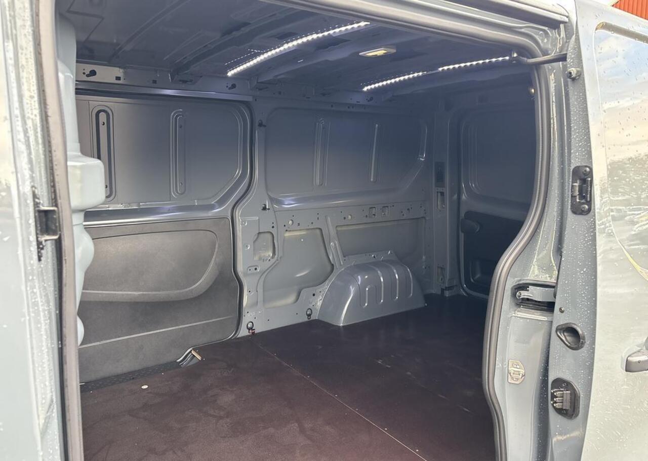 Renault TRAFIC 2.0 Blue dCi 130 T30 L2H1 Advance - EASY LINK navigatiesysteem met 8\" touchscreen en DAB+ radio en kaart Europa,Additionele parkeerhulp,Houten laadvloer (12 mm) voor intensief gebruik met anti-slipcoating,Zijschuifdeur links