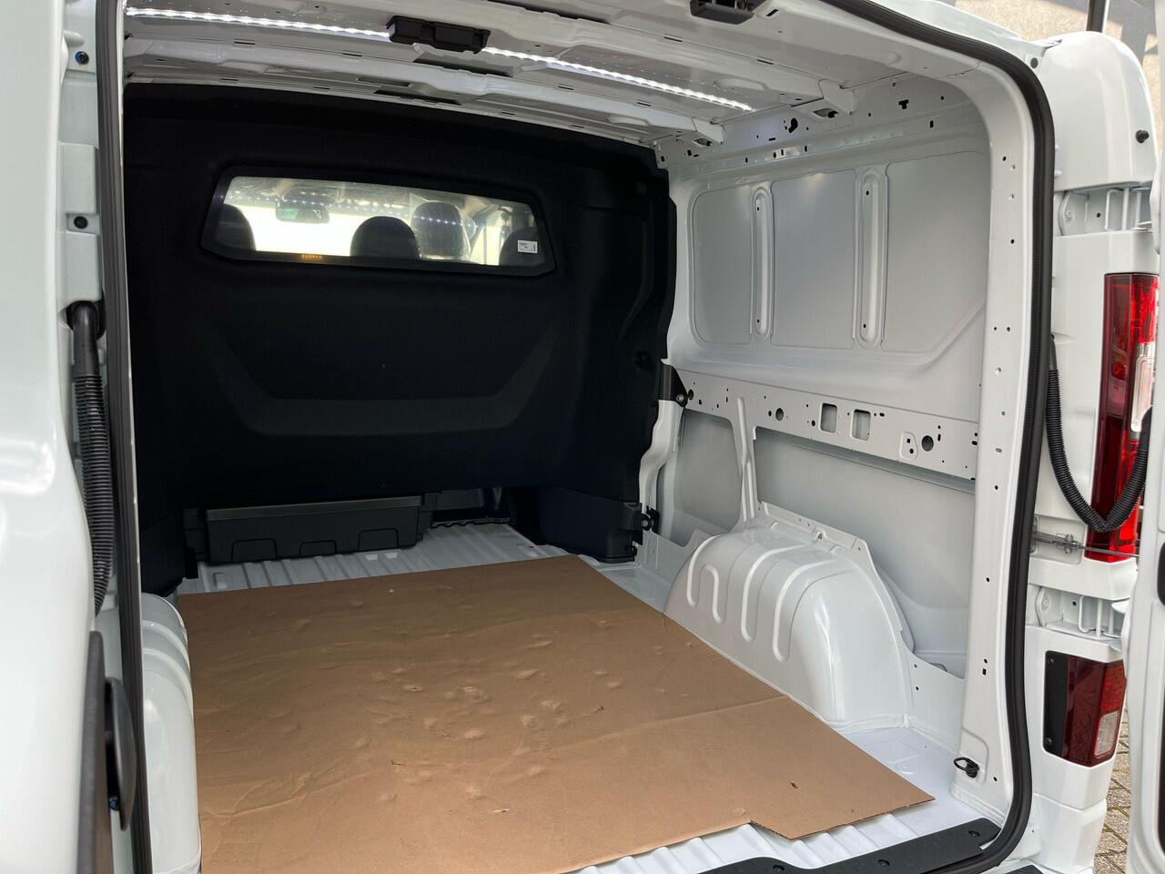 Renault TRAFIC 2.0 Blue dCi 170 EDC DC T30 L2H1 Anniversary | BPM vrij | Direct leverbaar | Trekhaak | Navi | Camera