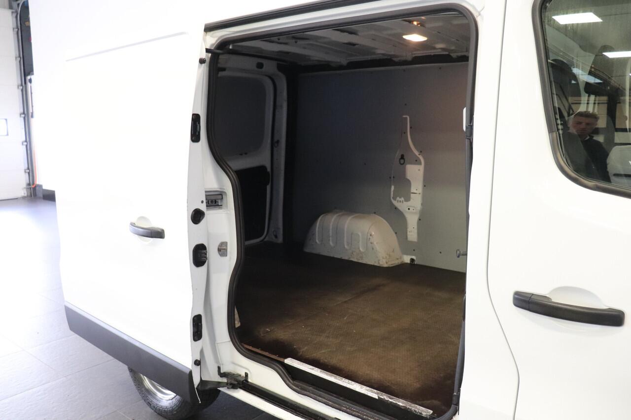 Renault TRAFIC 1.6 dCi 125PK EURO 6 - Airco - Navi - Cruise - ¤ 12.900,- Excl.