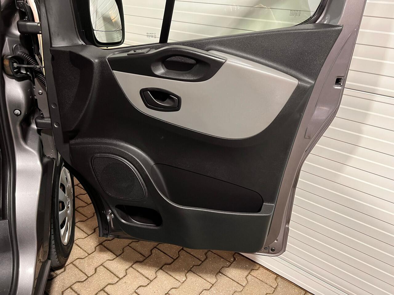 Renault TRAFIC 1.6 dCi T29 L2H1 nette bus Dubbele schuifdeur VVB366 BPM vrij! Benut nu nog uw voordeel!