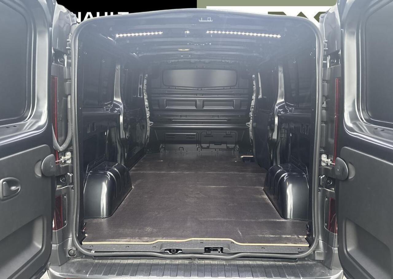 Renault TRAFIC 2.0 Blue dC1 150 T30 L2H1 Extra - Reservewiel / Alarm / 17\" lichtmetalen velgen 'Avens Noir Diamantée' in aluminium en zwart,Houten laadvloer