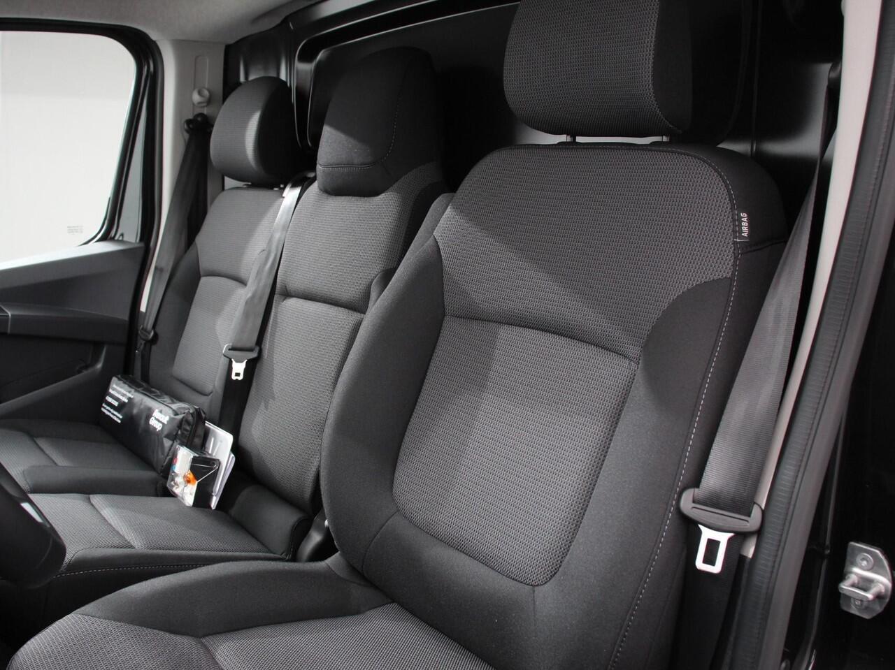 Renault TRAFIC 2.0 150PK L2H1 Advance Navigatie Airco Lichtmetalen velgen Trekhaak Camera Parkeer sensoren