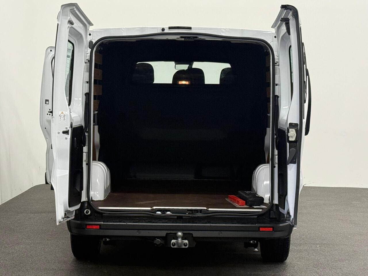 Renault TRAFIC 2.0 DCI 150PK L2H1 Dubbele Cabine Work Edition Airco Cruise Control Navi Parkeersensoren Voor & Achter Camera