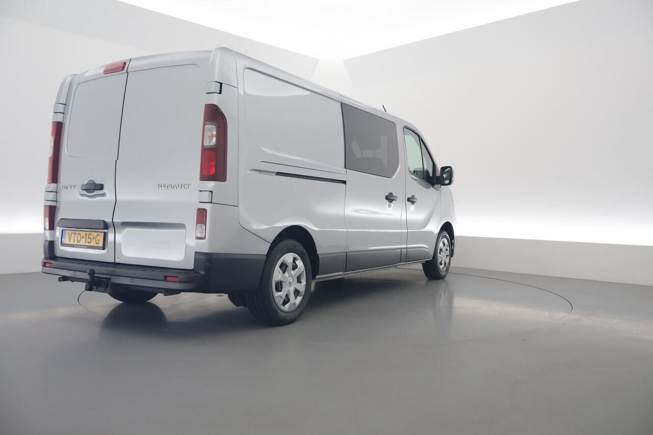 Renault TRAFIC 2.0 dCi 130pk Dubb.Cab. | L2H1 | 6 pers. | Airco | PDC | Trekhaak | Zilver met. | CarPlay