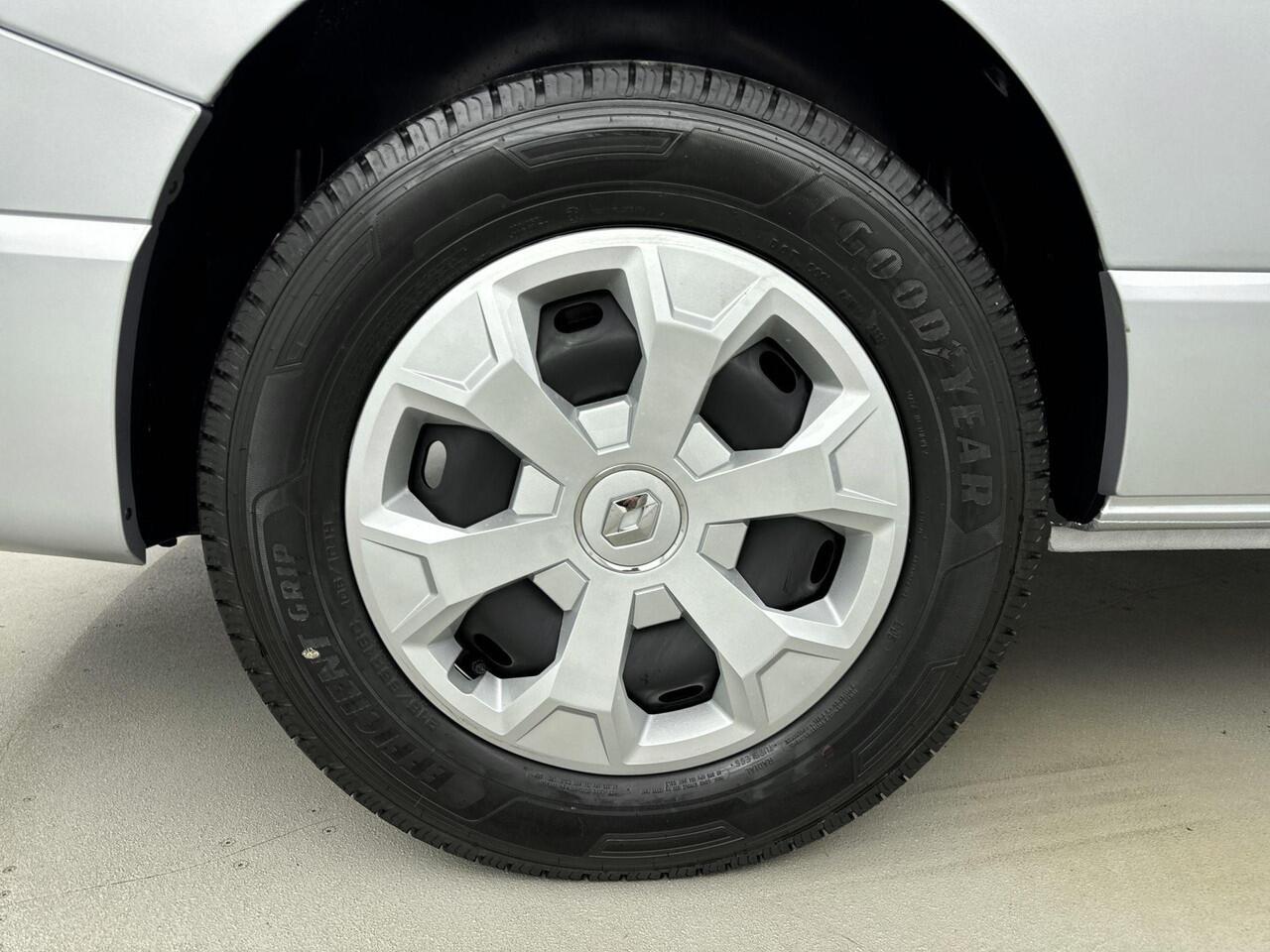 Renault TRAFIC E-Tech T29 L2H1 Comfort 52 kWh 123PK Keyless | Achteruitrijcamera + Parkeersensoren | Navigatie | Apple CarPlay & Android Auto