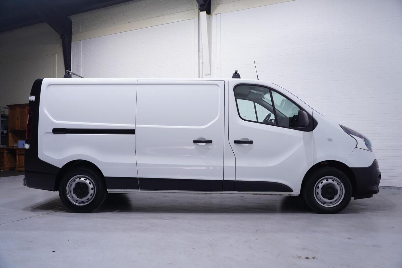 Renault TRAFIC 2.0 dCi 120pk L2H1 Airco, va 299,- p/mnd Laadruimte Pakket, Keyless Entry, PDC achter