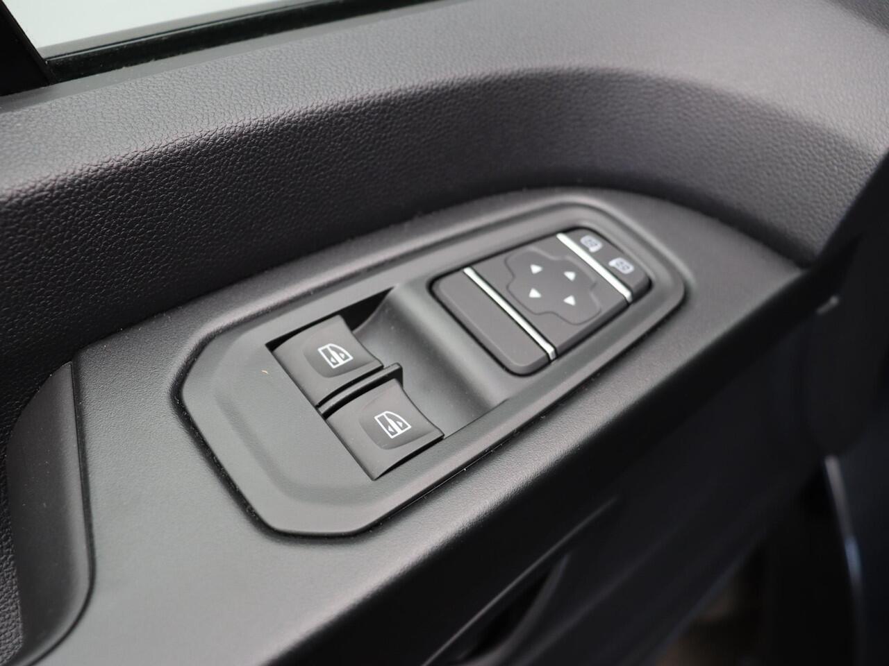 Renault TRAFIC 2.0 dCi 150 EDC T30 L2H1 Advance | Achteruitrijcamera | Laadruimtepakket | Vierseizoenbanden |