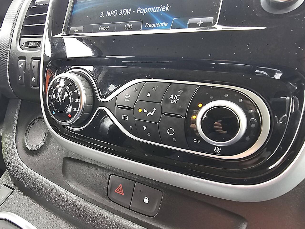 Renault TRAFIC 2.0 dCi 145 T29 L2H1 DC Comfort Airco Automaat Navi Sidebars Euro6 145Pk NAP 1e Eigenaar!