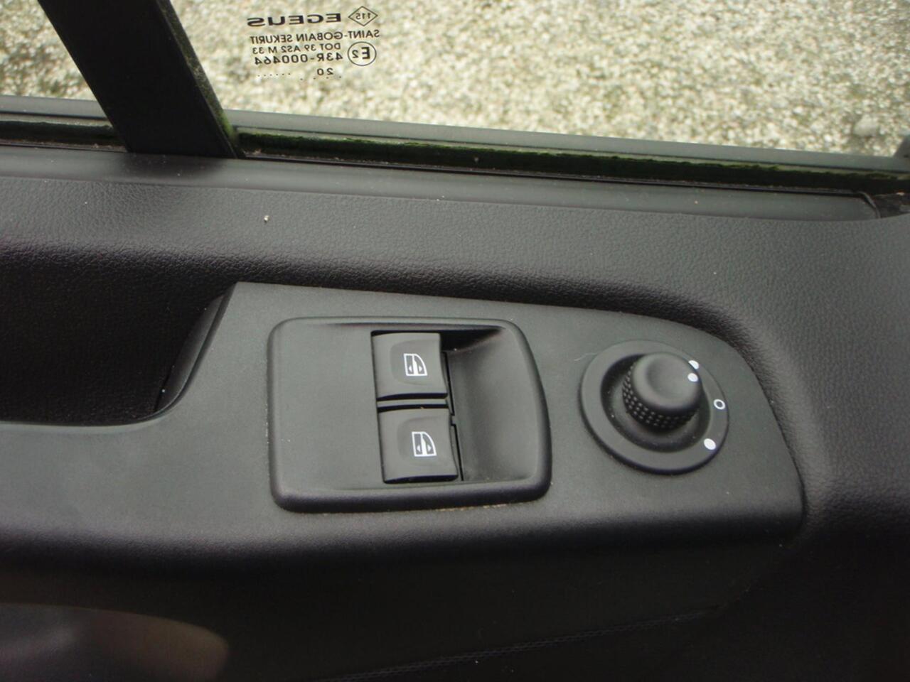 Renault TRAFIC 2.0 dCi 120 Groot scherm navi 118202 km bj 20