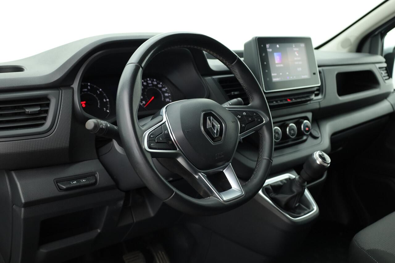 Renault TRAFIC 2.0 dCi 130pk Dubb.Cab. | L2H1 | 6 pers. | Airco | PDC | Trekhaak | Zilver met. | CarPlay